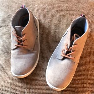 Tommy Hilfiger child’s size 3 shoes